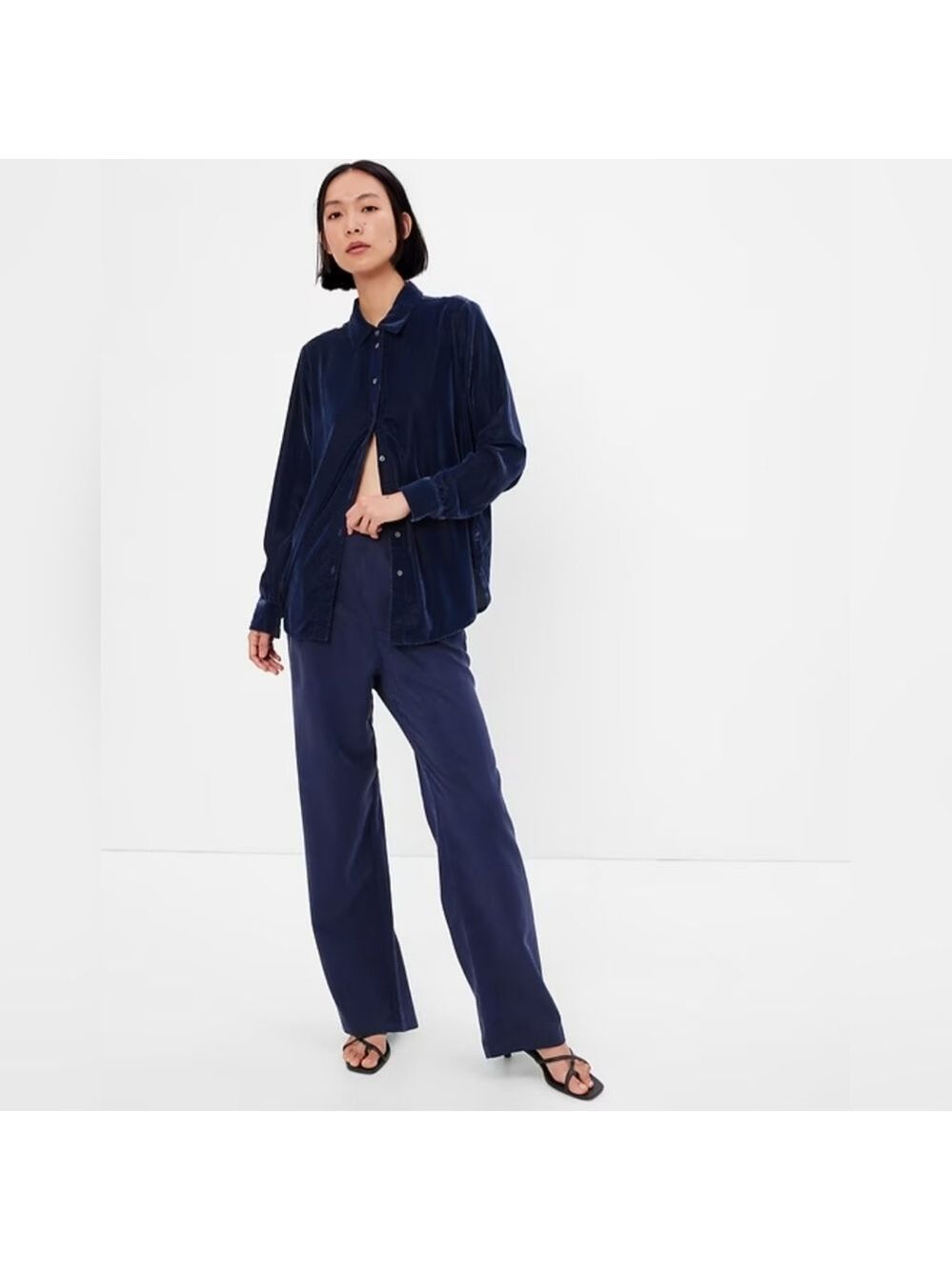 GAP - Women's Long-Sleeved Velvet Blouse